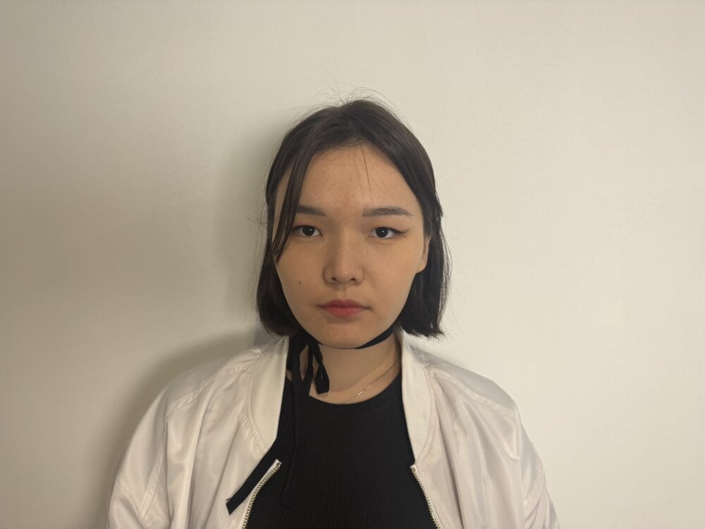 LalaHague profile