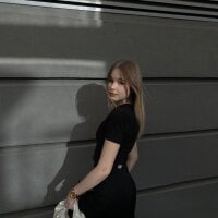 NoraBIack's Offline Chat Room