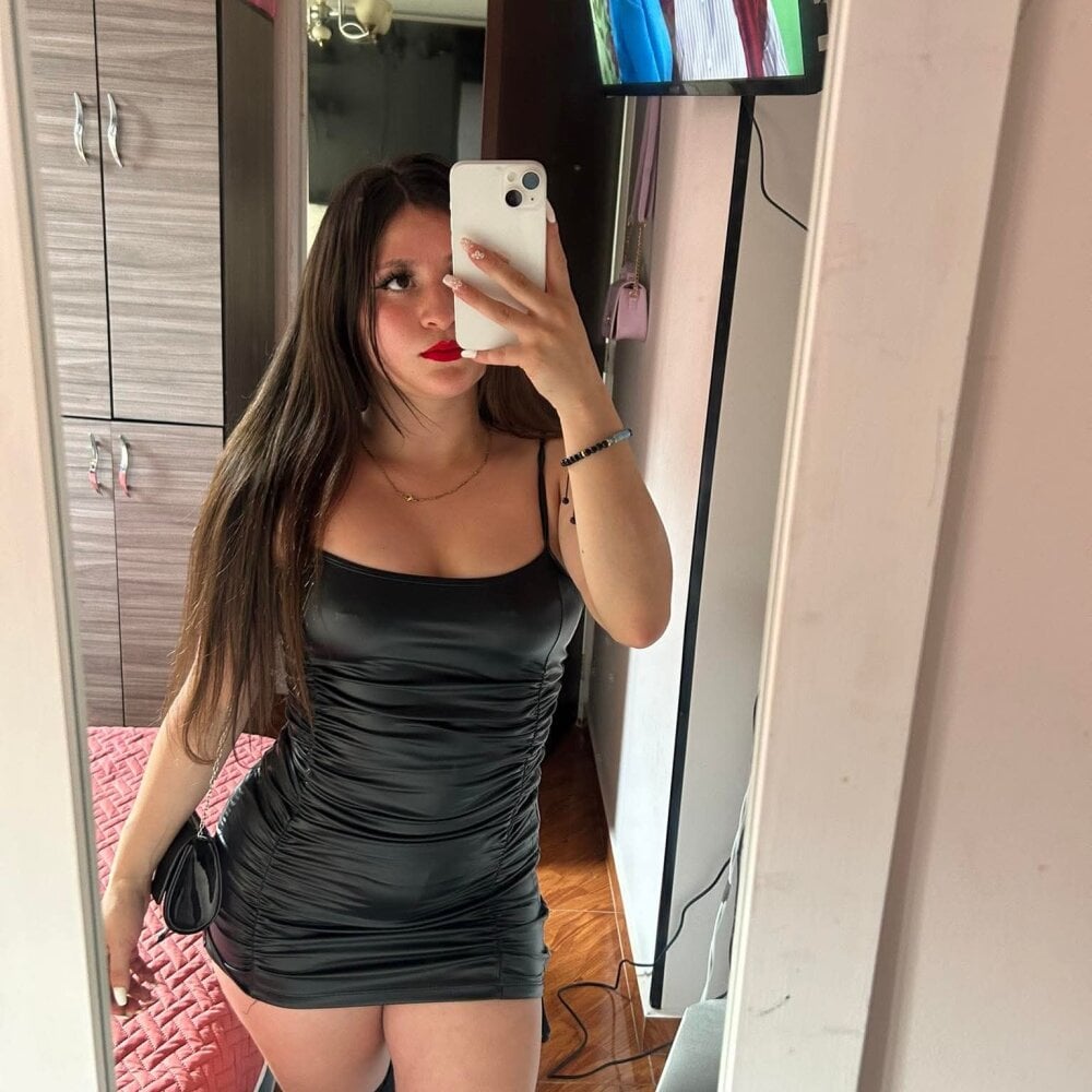 hadara__ from stripchat