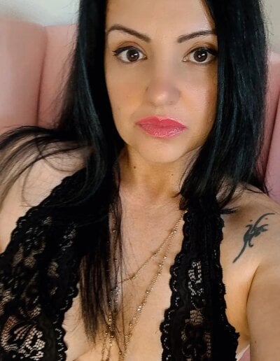 Olivia_Darling