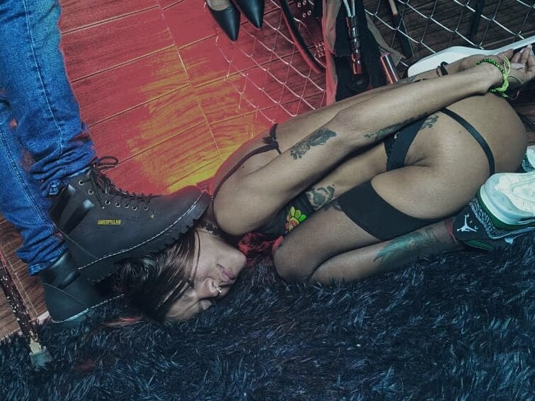 Hardcore_Room_Bdsm's Offline XXX Chat