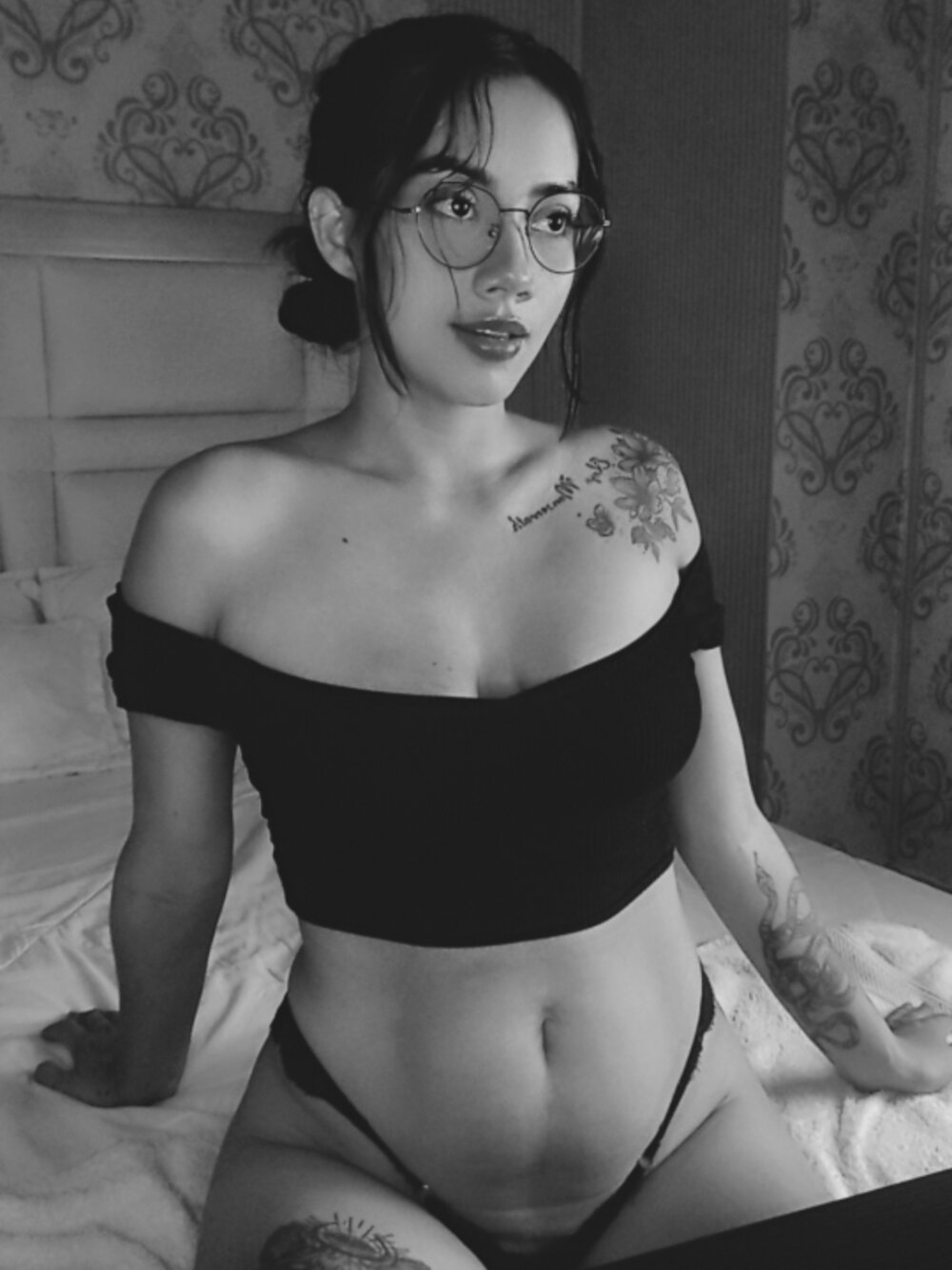 thiana_live profile