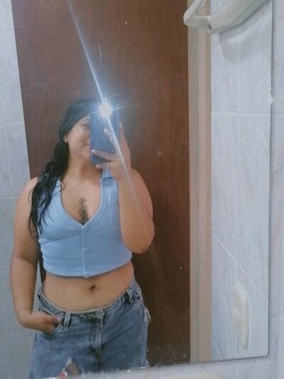 Mia_guzman_00