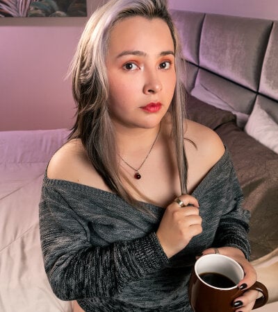 Kati_Snow Female Shaven Webcam Naked