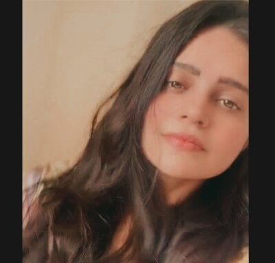 Ashwariya23 Female Cheapestprivatesmilfs Live Webcam Striptease