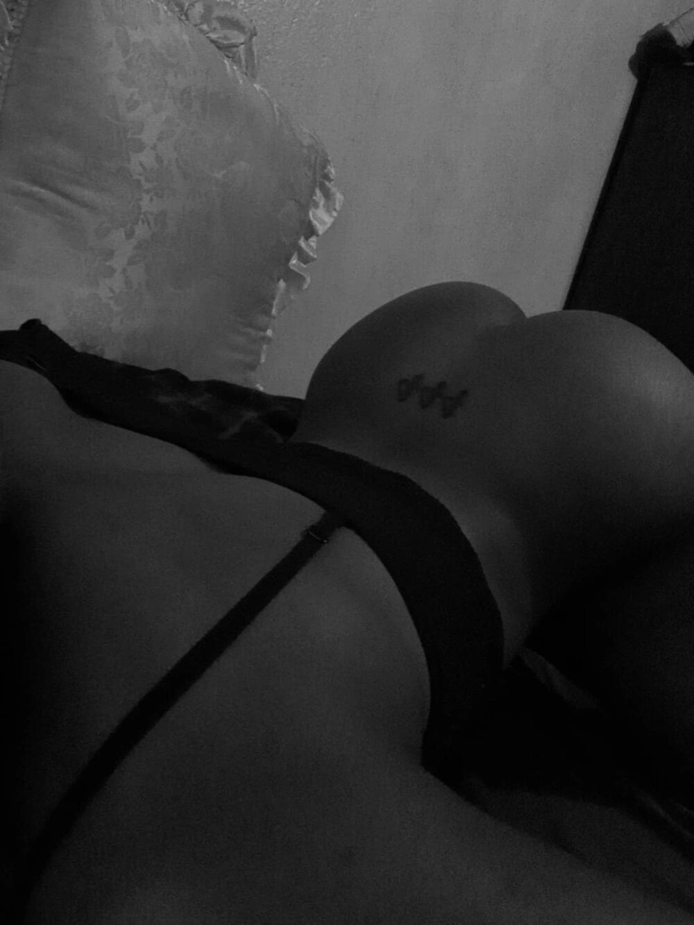 darkskinned_hun from stripchat