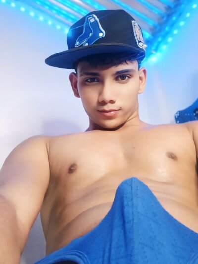 boychico1 from stripchat