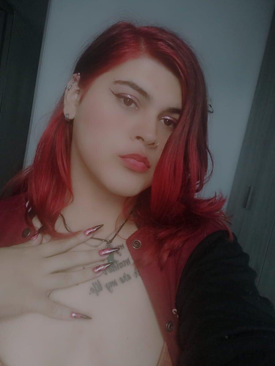 Aphril_Evanss' Offline XXX Chat