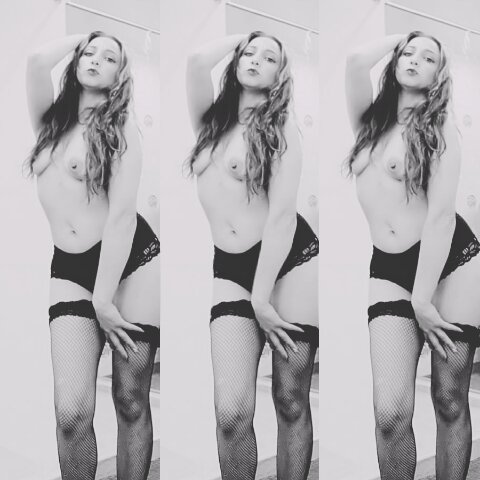 Live sex webcam photo for viviansexy_86 #289745579