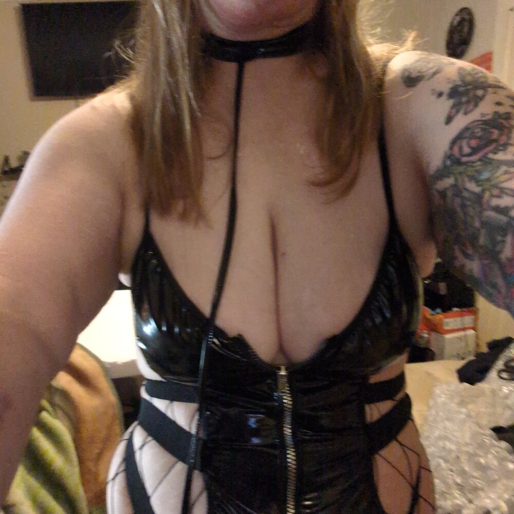 friskyredleoneedingu profile