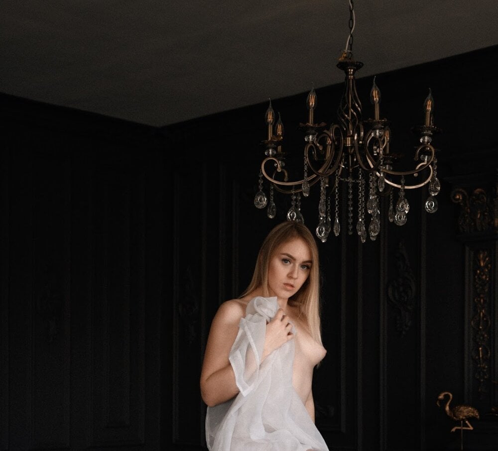 Live sex webcam photo for ElinOceanX #290058118