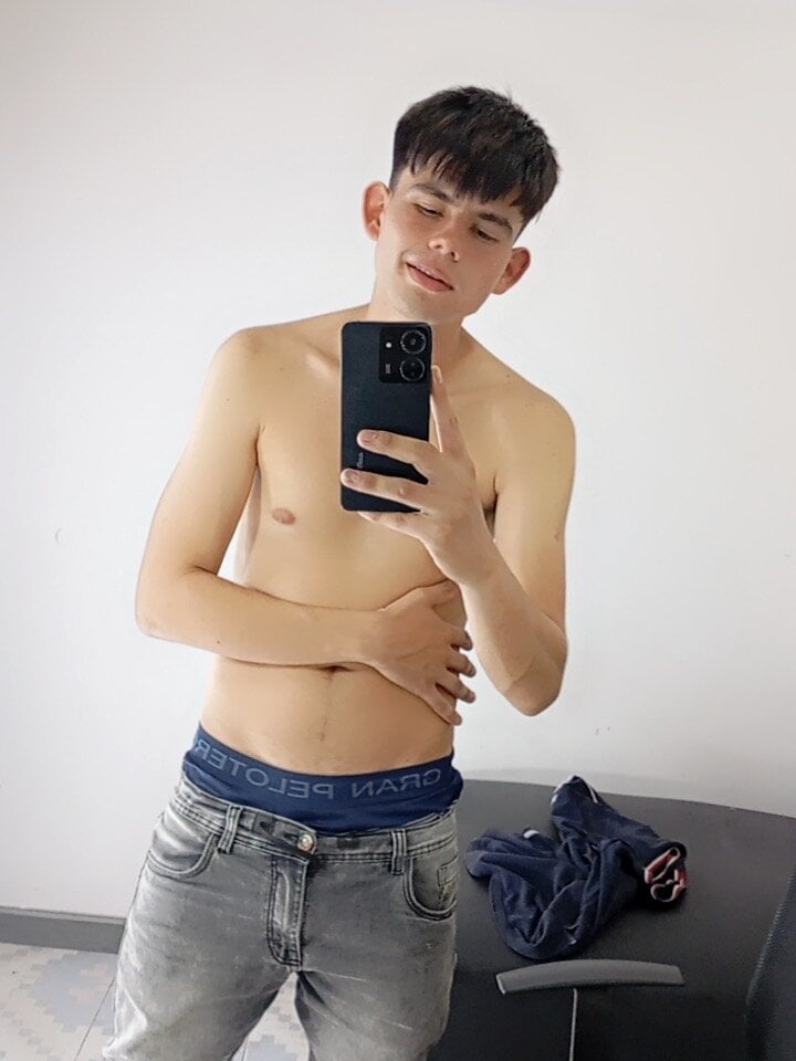 Zaid_Super_Cum_XXX profile