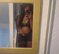 Baddie21xxx's Offline XXX Chat