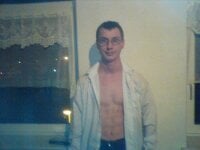 willzchen12 Webcam Model Profile