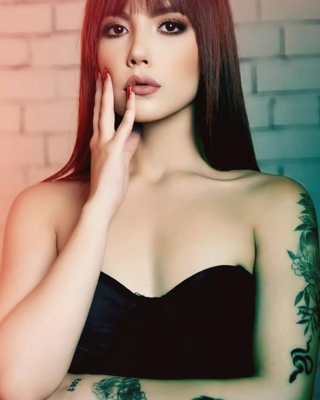 valeria_foster_
