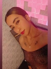 Lia_Roses3x's webcam live show