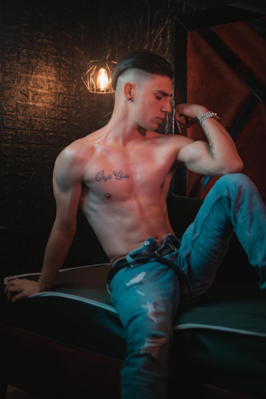 strong_26