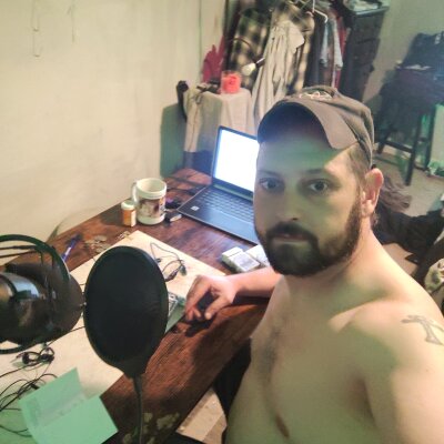 Cummaker69 Male Cuckold Naked Webcam
