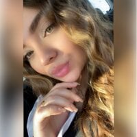 bigass_girlblonde's Offline Chat Room