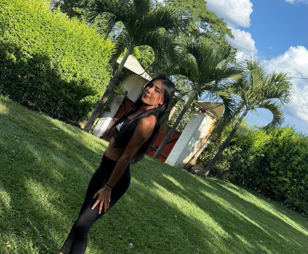 livesexr.com zoehot_11 livesex profile in you-about-to-enter-onto-the-domintion-of-twilight-zone-were-you-never-been-before-planet-earth-space-somewhere-out-there cams