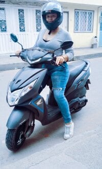 swettmomhorny25's webcam live show