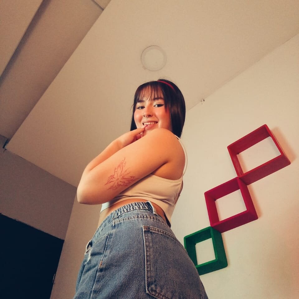 Mily_Solis_v profile