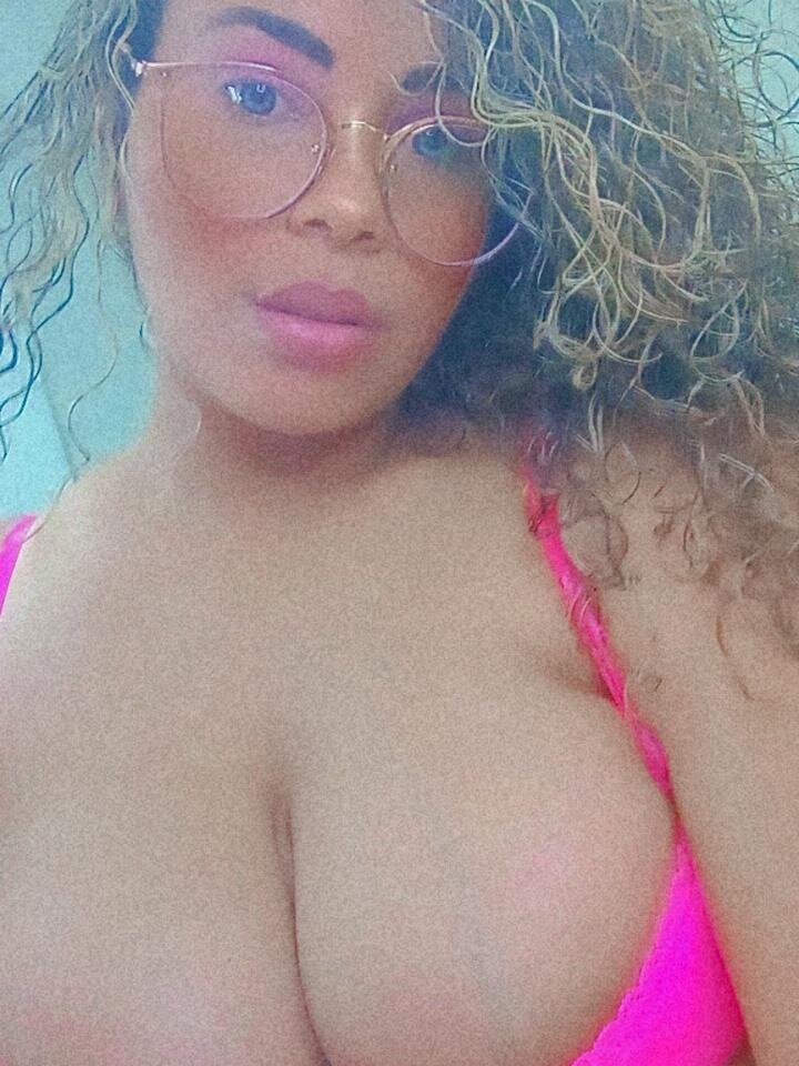 Live sex webcam photo for alyssannVhm #289837089