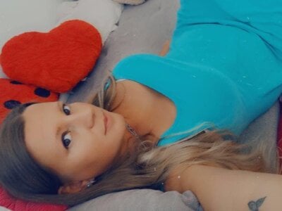 LaMadrina006 on StripChat