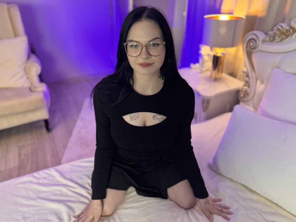 staceyflores from stripchat