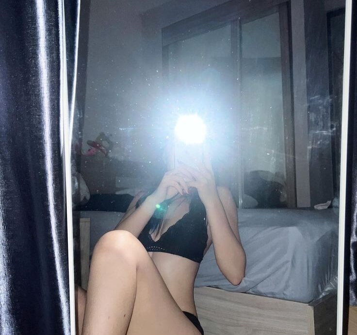 onaircams.com hot_milfx livesex profile in bisexual cams