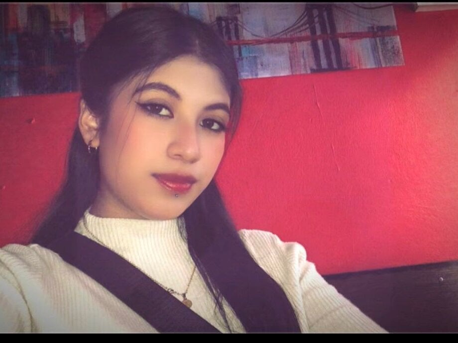 sharlotaustral18 webcam livesex profile in slim-and-beautiful cams