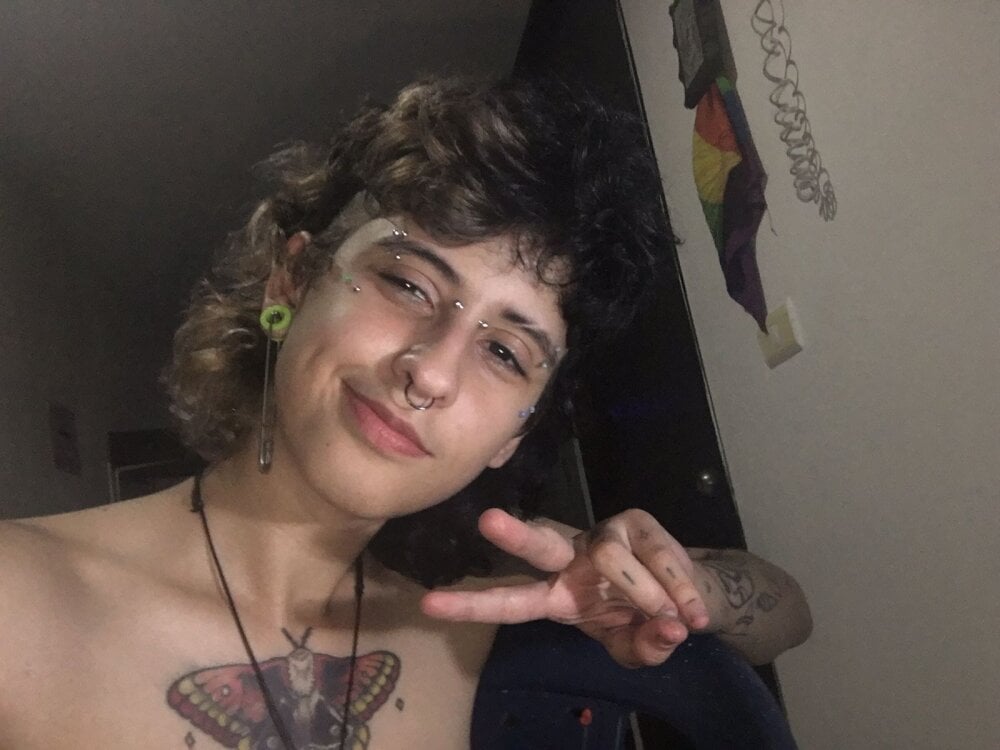 Live sex webcam photo for Ethan_lennox #289873018