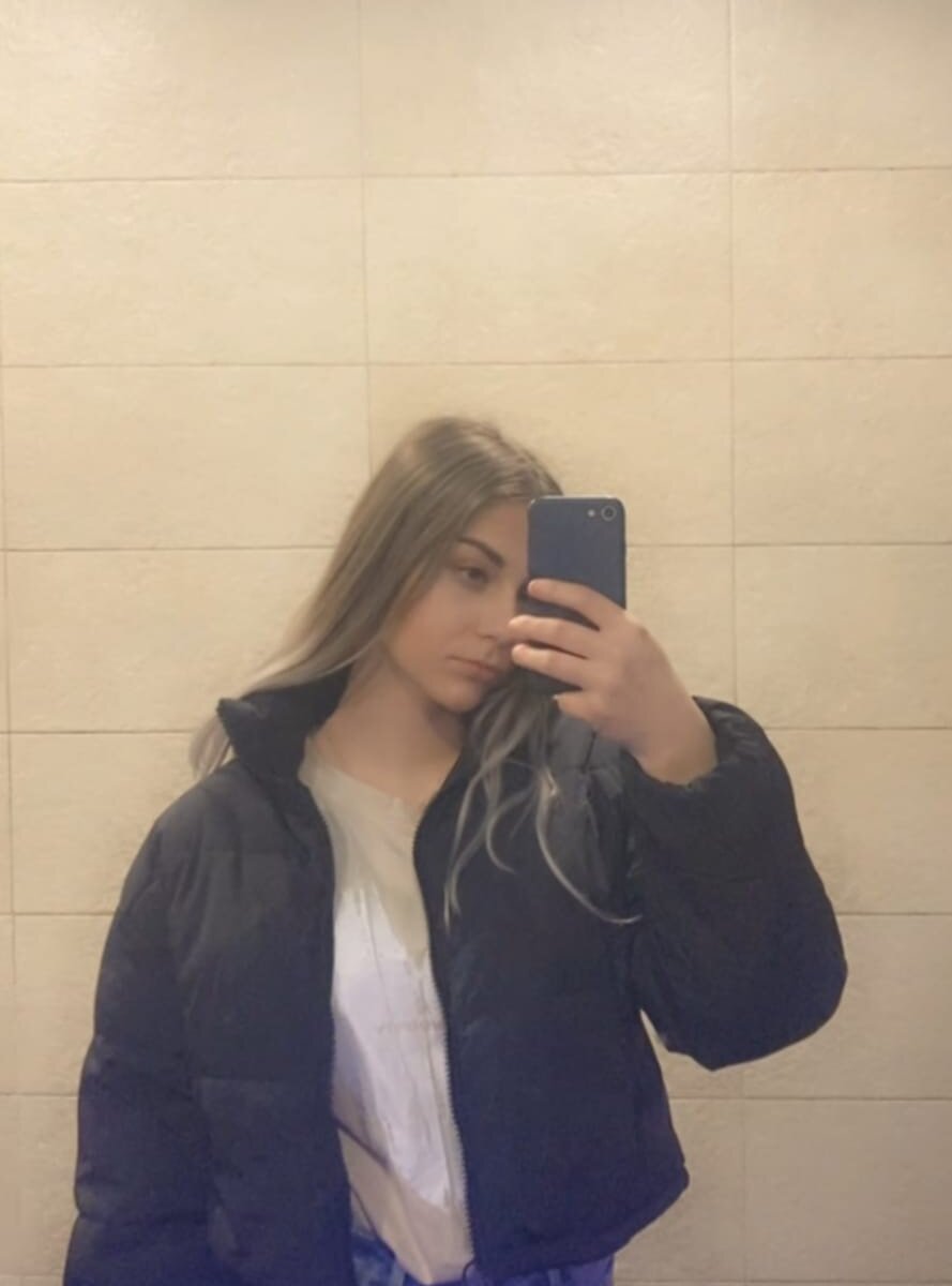Sellena_cute profile