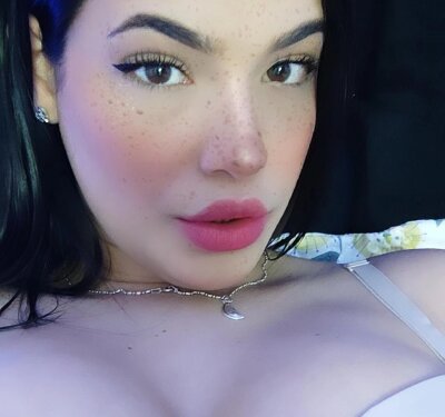 isa_wil ⬆ online naked chat