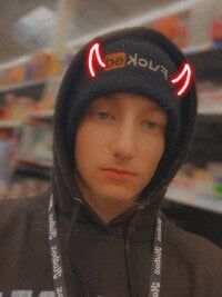 trent81246's Offline Chat Room