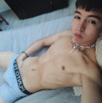 joji_new18's webcam live show