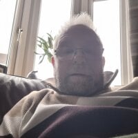 justenjoyingurcompany's webcam live show