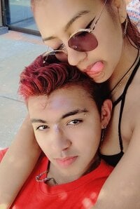 Ellie_clover's Offline Chat Room