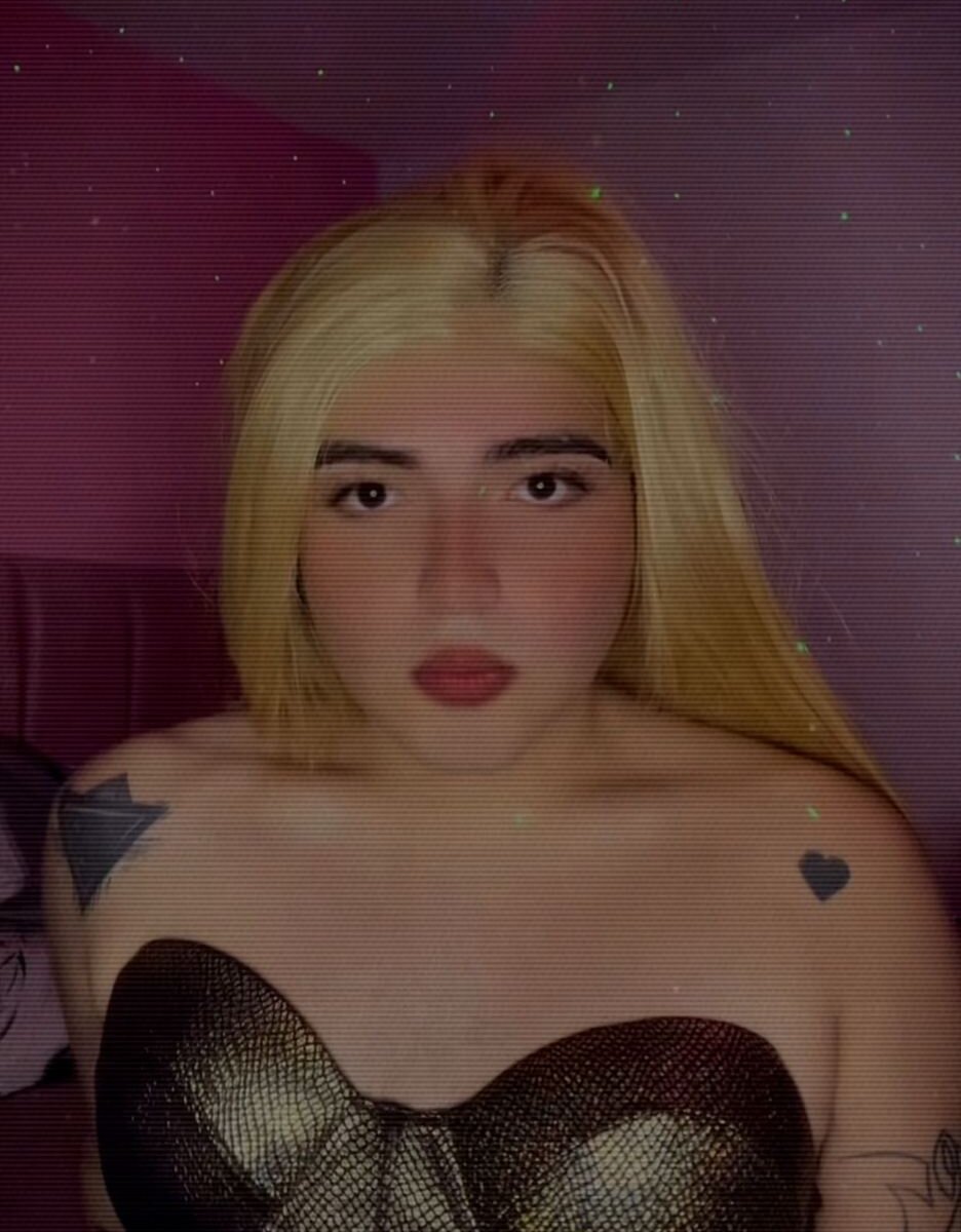 mia_shantal's Offline XXX Chat