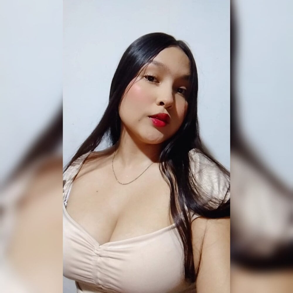 sofihot17's chat room