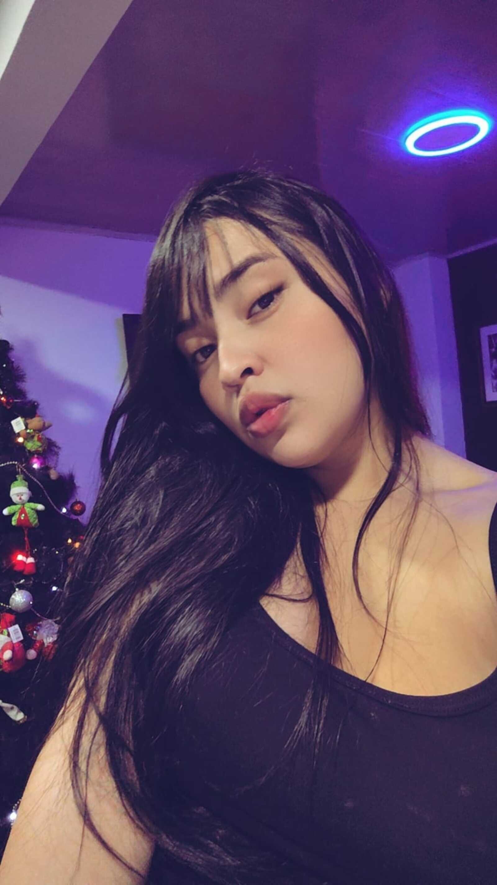 Mia_Moreno01