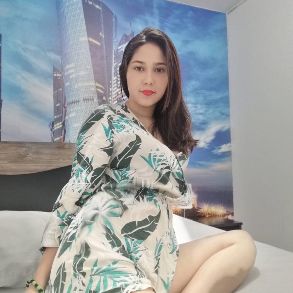 Lia_milky