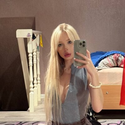 feral_berry_771 from stripchat