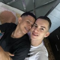 FRIENDS_WITHSEX19's webcam live show