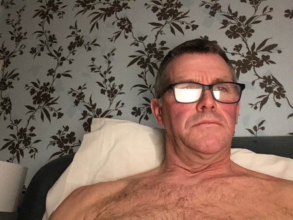 Hung_Daddy_UK's most recent online preview