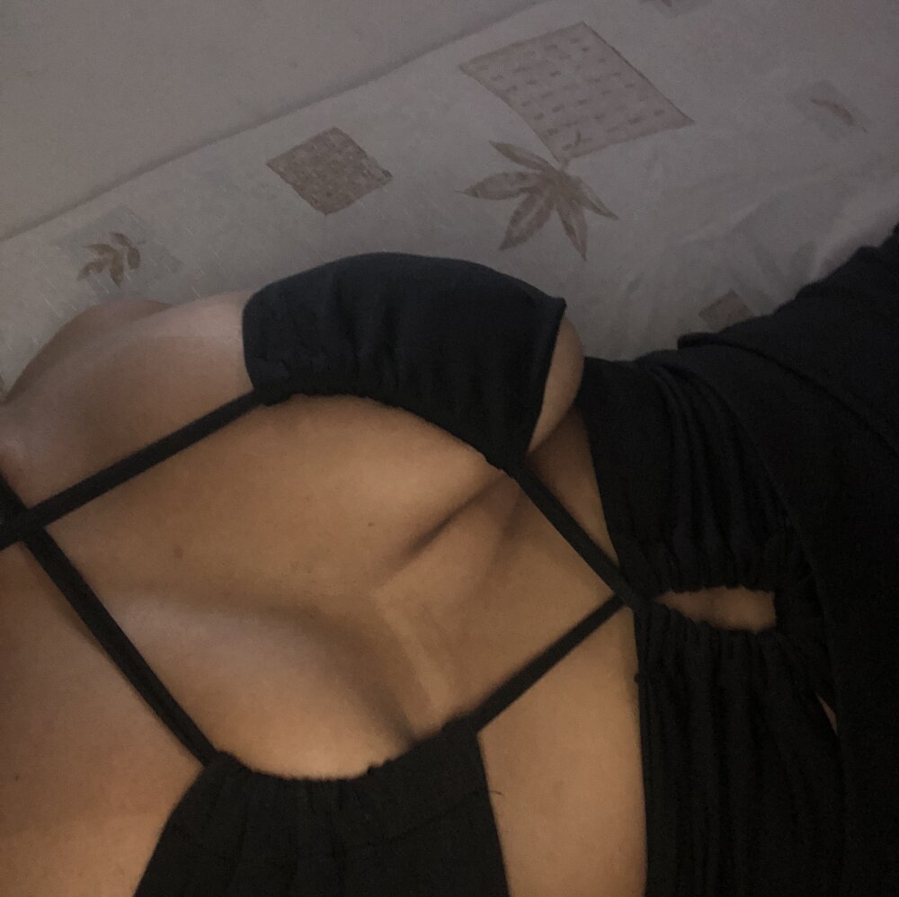 Live sex webcam photo for arianademel20 #289829481