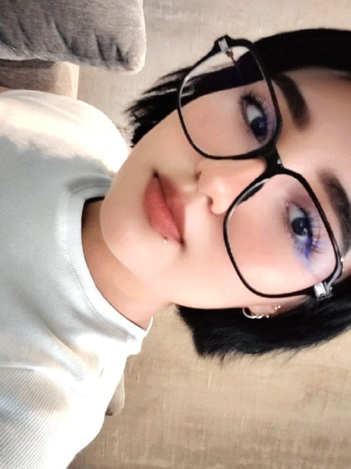 iam_eloisex live cam model at StripChat