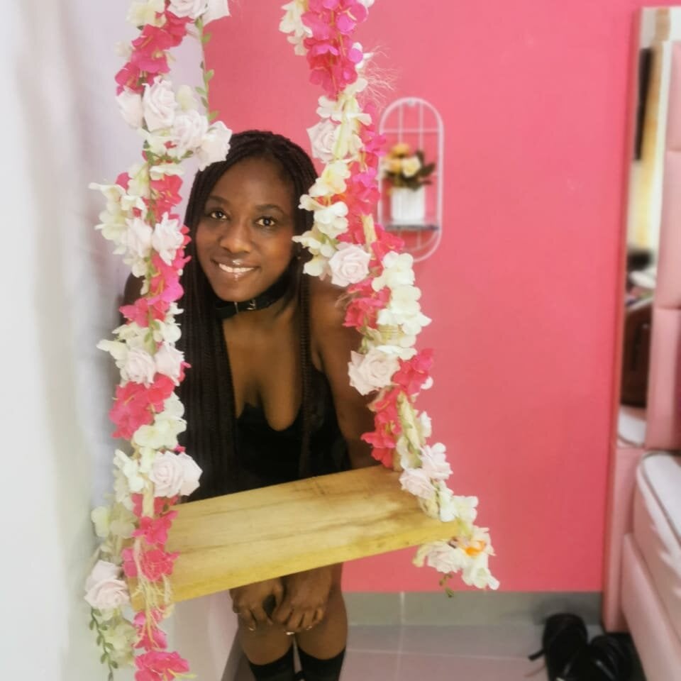 Roxan-hot69's chat room