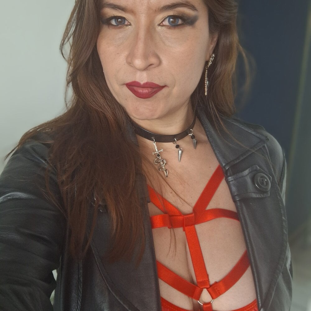 Lady_Sofhia live cam model at StripChat