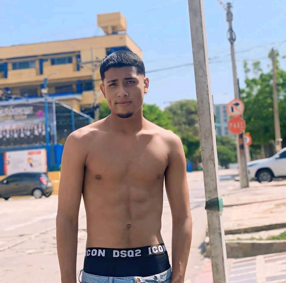 Liam_Thomas Offline XXX-chat